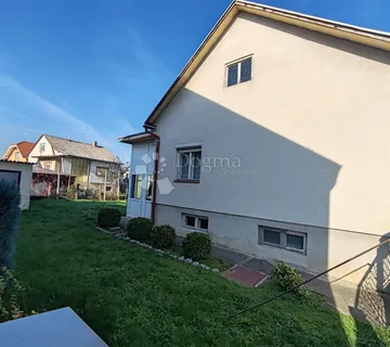 KUĆA U BLIZINI VI. OSNOVNE ŠKOLE - cover