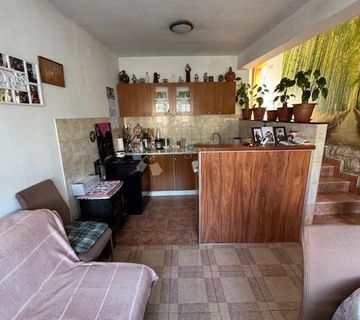 Stan 41 m² + uređena garaža 18 m² - Banderovo - cover