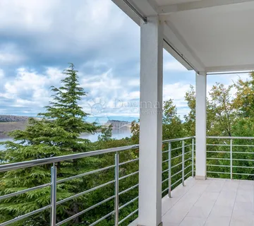 Jadranovo, pogled od kojeg zastaje dah - 1. red od mora! - cover