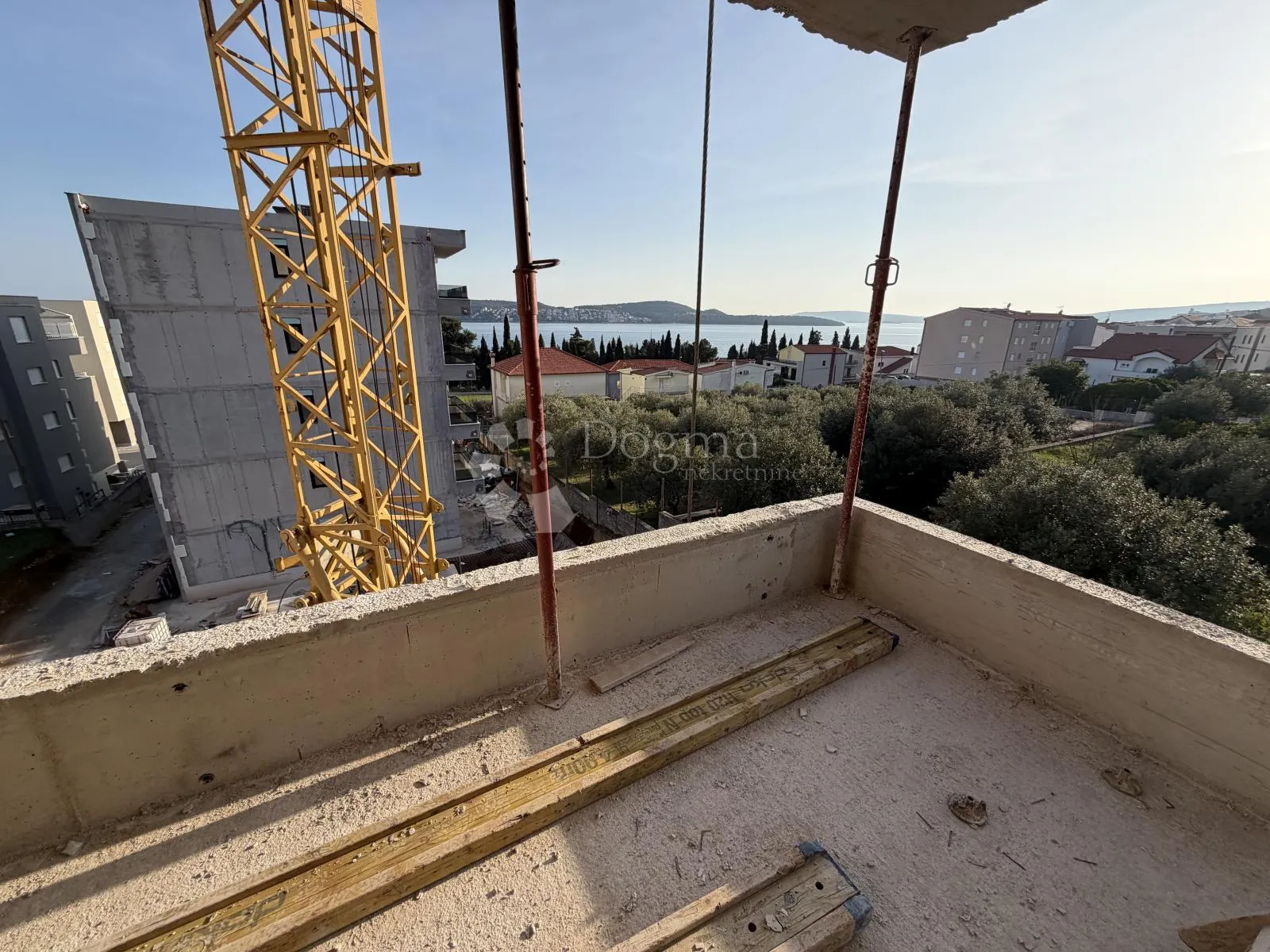 NOVOGRADNJA SEGET DONJI, 3-SOBNI STAN (CS-16) – 250m OD MORA! - cover