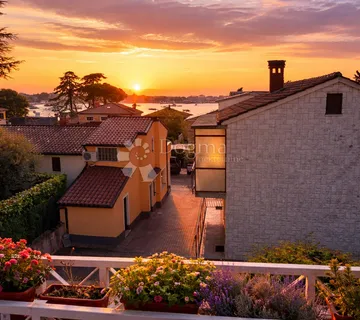 PRILIKA/ 3. red do mora / više stambenih jedinica - cover