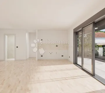 ROGOZNICA- MODERNA NOVOGRADNJA 2.RED OD MORA - cover