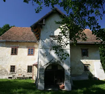 Impresivna barokna kurija okružena perivojem u Zagorju - cover