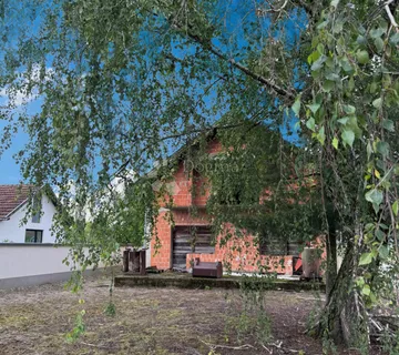 Obiteljsko-poslovna prilika u centru Suhopolja - cover