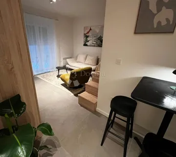 Boutique garsonjera s terasom - najam u centru - Petrinjska - cover