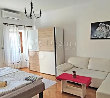 Opatija – stan za najam s pogledom na more - cover