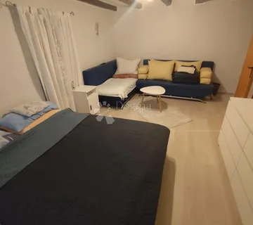 Kuća u Pirovcu - cover