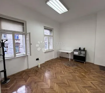 Poslovni prostor u strogom centru grada! - cover