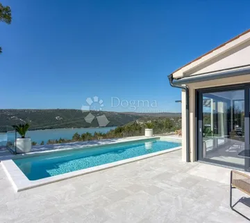 KUĆA KOJA OSTAVLJA BEZ DAHA! - cover