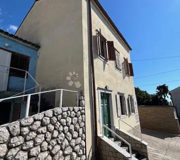 Crikvenica,starinska kuća sa pogledom na more! - cover