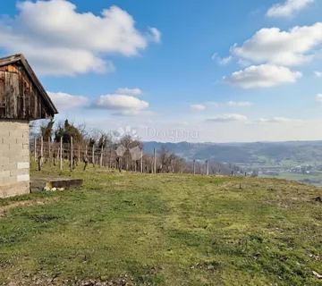 Poljoprivredno zemljište s pogledom na Sveti križ Začretje - cover