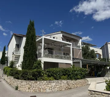 Elegantna samostojeća kuća uz more – Brodarica, Šibenik - cover