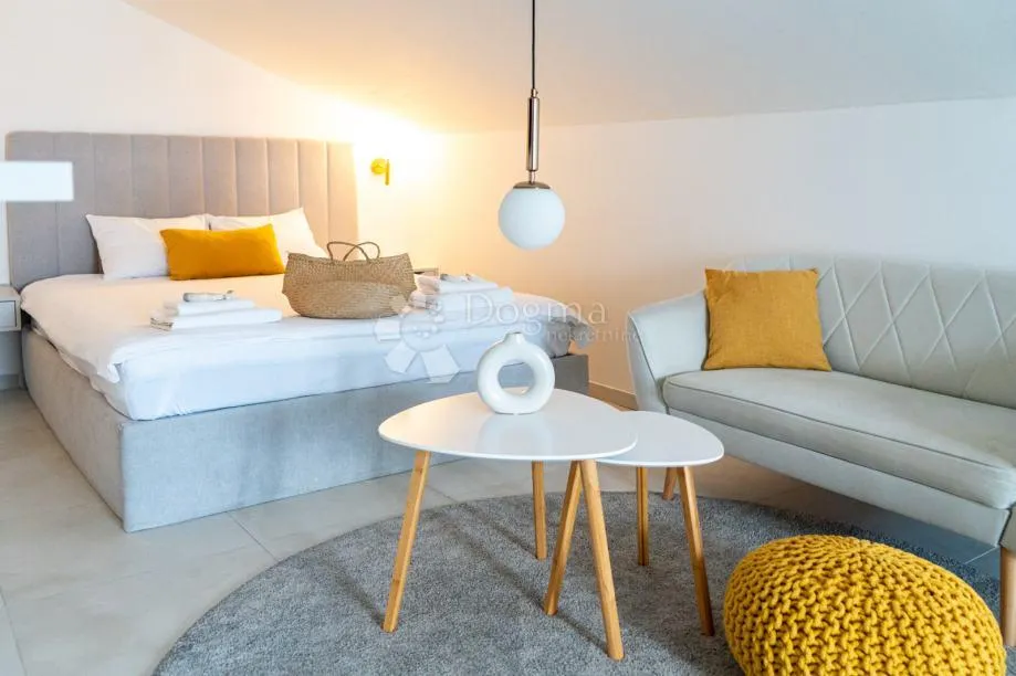 Uhodano poslovanje - 4 apartmana - PRILIKA! - cover