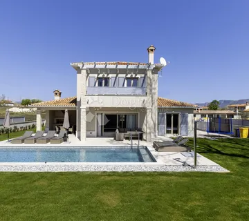 PREKRASNA KATNICA S BAZENOM I OKUĆNICOM! - cover