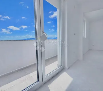 Moderan novi stan s terasom, liftom, parkirnim mjestom i podnim grijanjem - cover