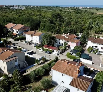 KUĆA SA 5 APARTMANA I BAZENOM BLIZU POREČA - cover