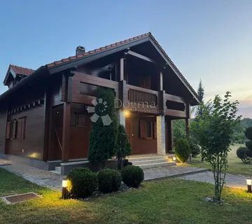 PRODAJE SE LUKSUZNO IMANJE PODNO VELEBITA - cover