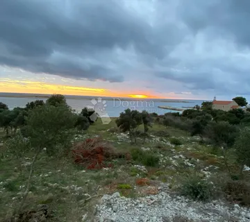 Premuda građevinsko zemljište na odličnoj lokaciji - cover