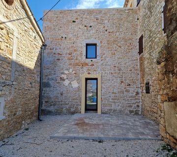POREČ,okolica,istarska  kamena kuća u nizu - cover