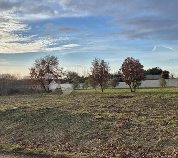 Građevinsko zemljište 1 km od centra Loborike - cover