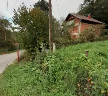 Kuća u mirnom okruženju - cover