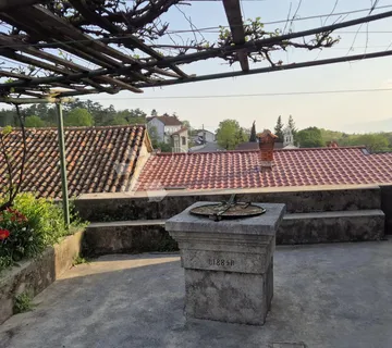 Grad Grobnik - useljiva kuća sa puno potencijala - cover