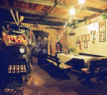 Baranjski vinski dragulj-autentični podrum u srcu Zmajevca - Zmajevac, Kneževi Vinogradi
