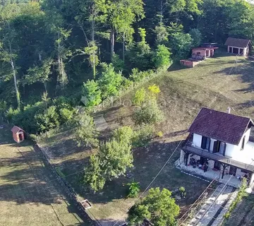 Kuća s dva pomoćna objekta i dva ribnjaka – prostrano imanje s pogledom na zagorske brege - Banšćica, Gornja Stubica
