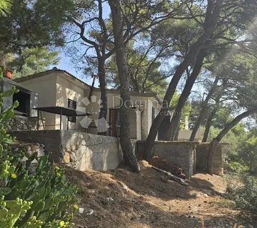 Kuća prvi red do mora - Stomorska, Šolta