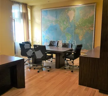 Poslovni prostor-kancelarije u zgradi sa liftom! - cover