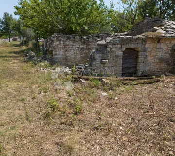 Građevinsko zemljište sa maslinikom pokraj Vodnjana
