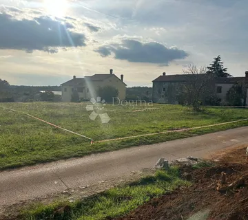 Zemljište sa građevinskom dozvolom i svim priključcima - Barban
