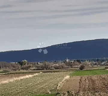 Poljoprivredno zemljište na jezeru Sabljaci, Ogulin