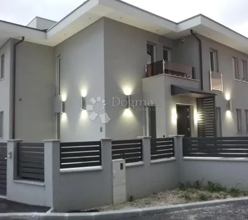 Luksuzna kuća za najam – Blato, Zagreb