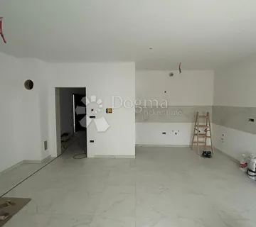STAN 84 M2 SA 2 PARKIRNA MJESTA NOVOGRADNJA - Pula - cover