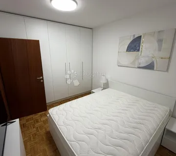 APARTMAN 67m2 S GARAŽOM I SPREMIŠTEM - Novi Vinodolski