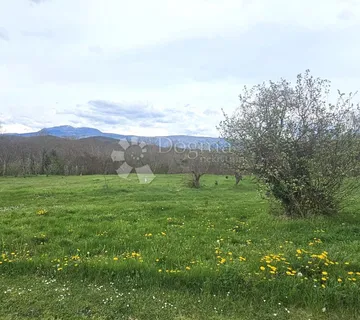 Građevinsko zemljište s pogledom na Učku - Pićan
