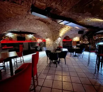 Poznati noćni klub na izvrsnoj lokaciji - Alan, Senj