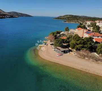 GREBAŠTICA- KUĆA NA JEDINSTVENOJ LOKACIJI PRVI RED DO MORA - cover