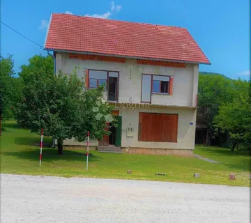 Poslovno Stambena Katnica - Donji Lapac