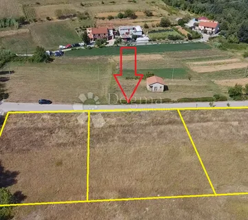 Izvrsna Parcela S Građevinskom Dozvolom I Prekrasnim Pogledom - Motovun