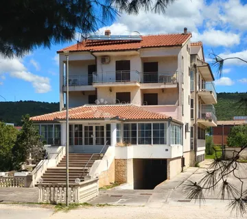 Sukošan - obiteljski hotel sa restoranom blizu mora - cover