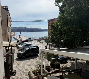 Stambeno Poslovna Prilika Trg Korak Do Mora - Karlobag