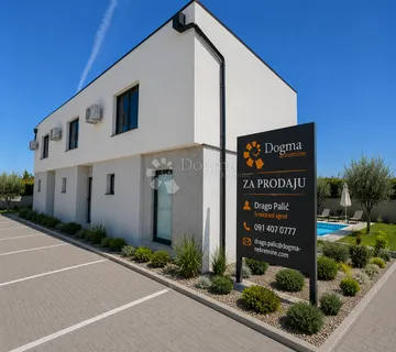 Povljana – Zgrada S Tri Apartmana U Nizu, Odlična Prilika Za Investiciju Ili Turistički Najam