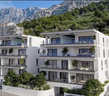Ekskluzivni Penthouse s Bazenom i Pogledom na More -MAKARSKA