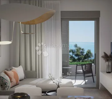 Trosoban san u novogradnji, Omiš