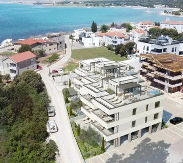 Prizemni stan s vrtom – 170 m od mora, Zaton - cover