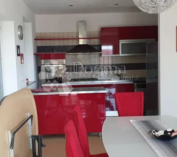 SRDOČI KUĆA NA ODLIČNOJ LOKACIJI - cover