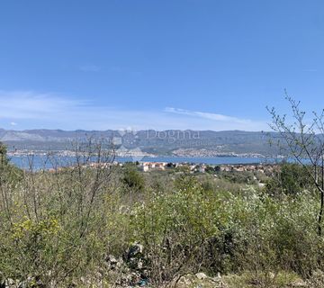 ZEMLJIŠTE OKRUŽENO ZELENILOM SA PANORAMSKIM POGLEDOM NA MORE - cover