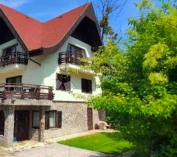 ZAGREB - Perjavica - INVESTICIJSKA PRILIKA - kuća na zemljištu 1462 m2 + 2 građevinska zemljišta - cover